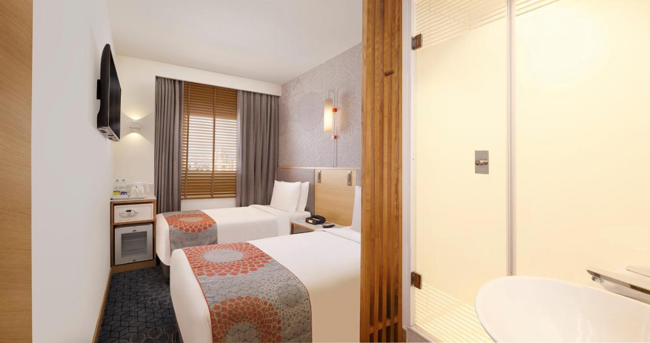 Holiday Inn Express Hyderabad Banjara Hills By Ihg Exterior photo