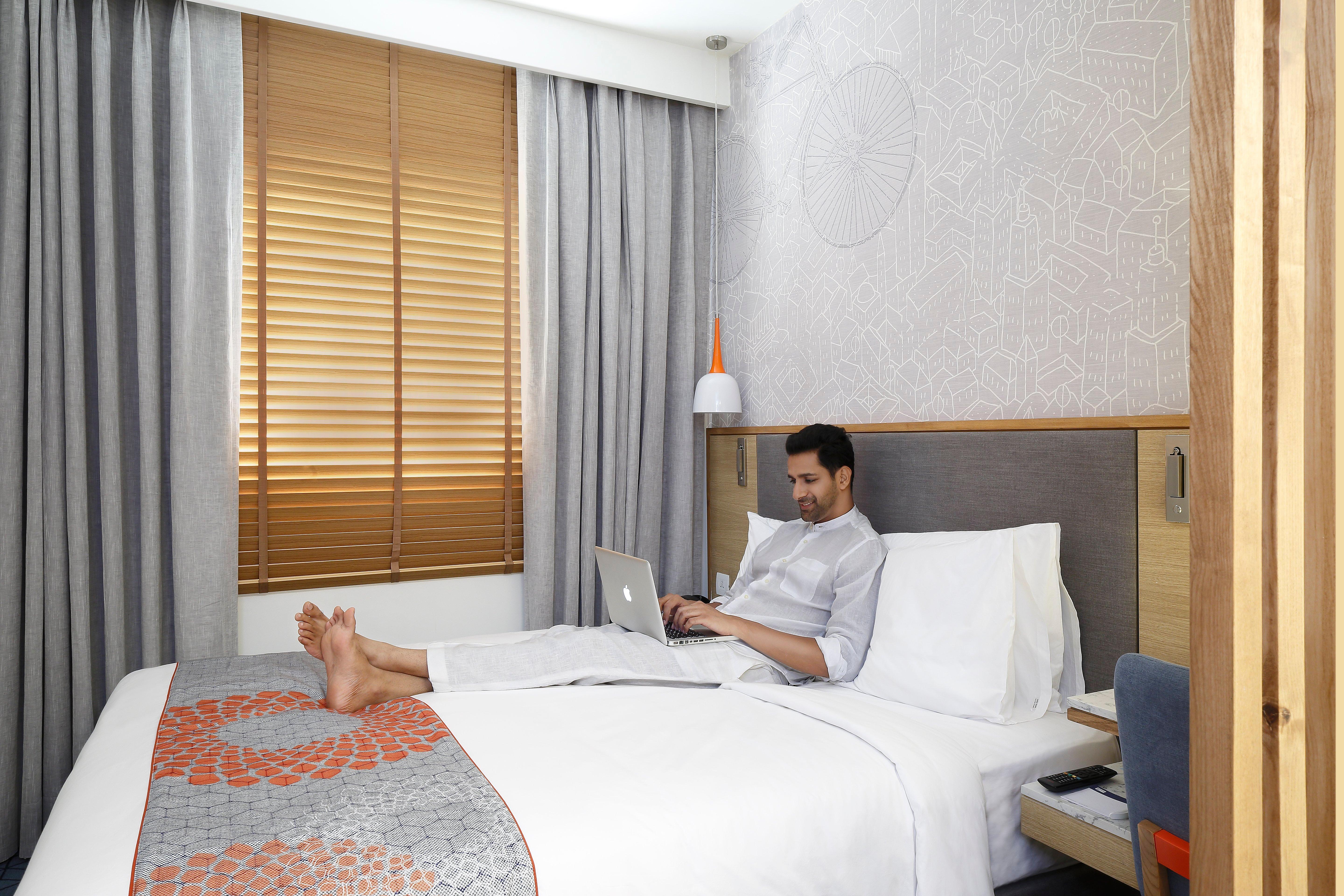 Holiday Inn Express Hyderabad Banjara Hills By Ihg Exterior photo