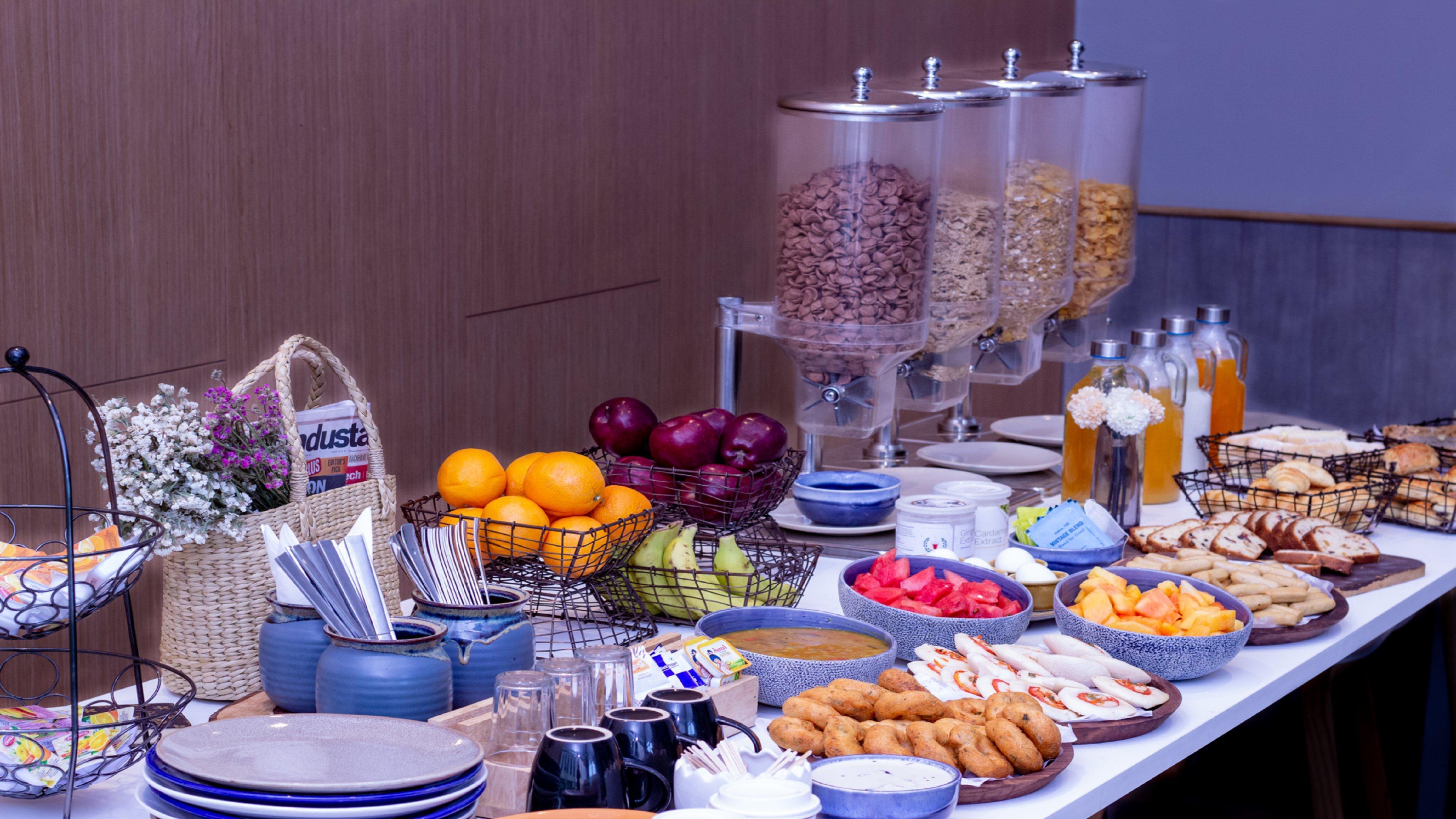 Holiday Inn Express Hyderabad Banjara Hills By Ihg Exterior photo