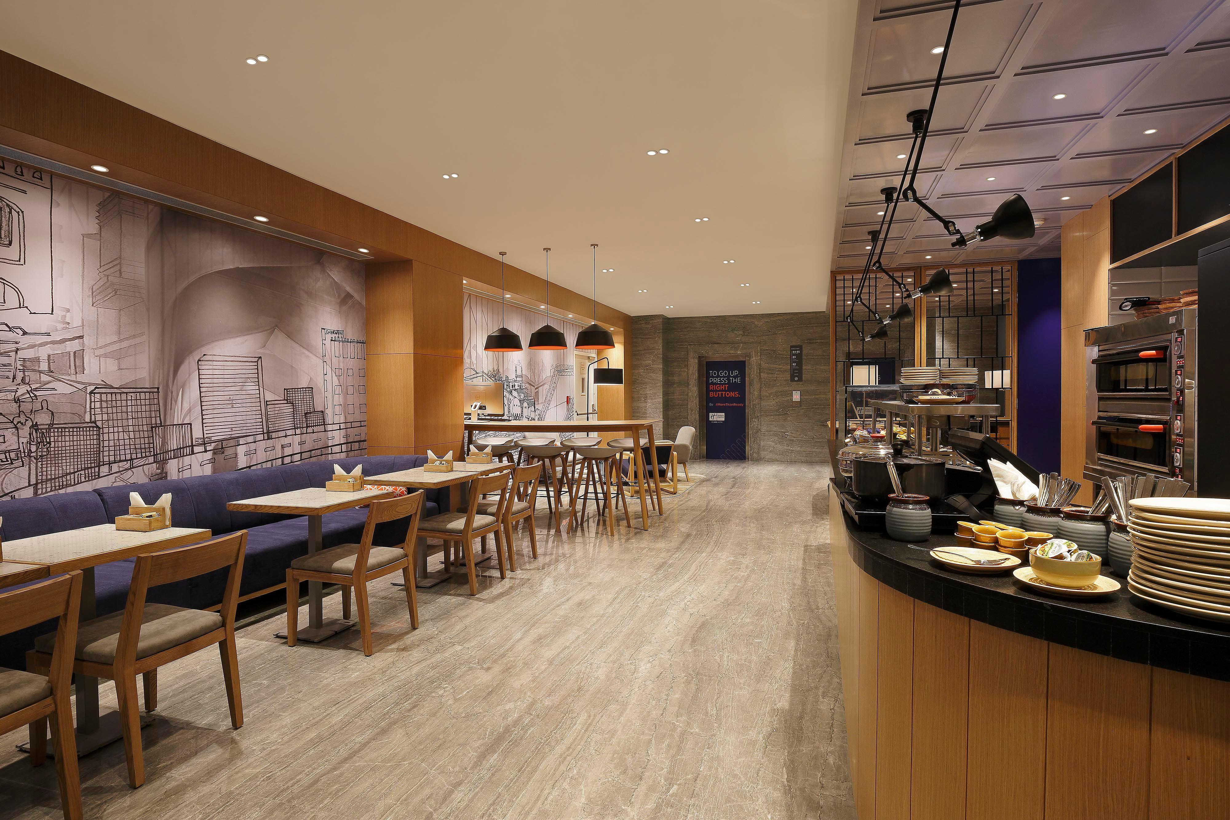 Holiday Inn Express Hyderabad Banjara Hills By Ihg Exterior photo