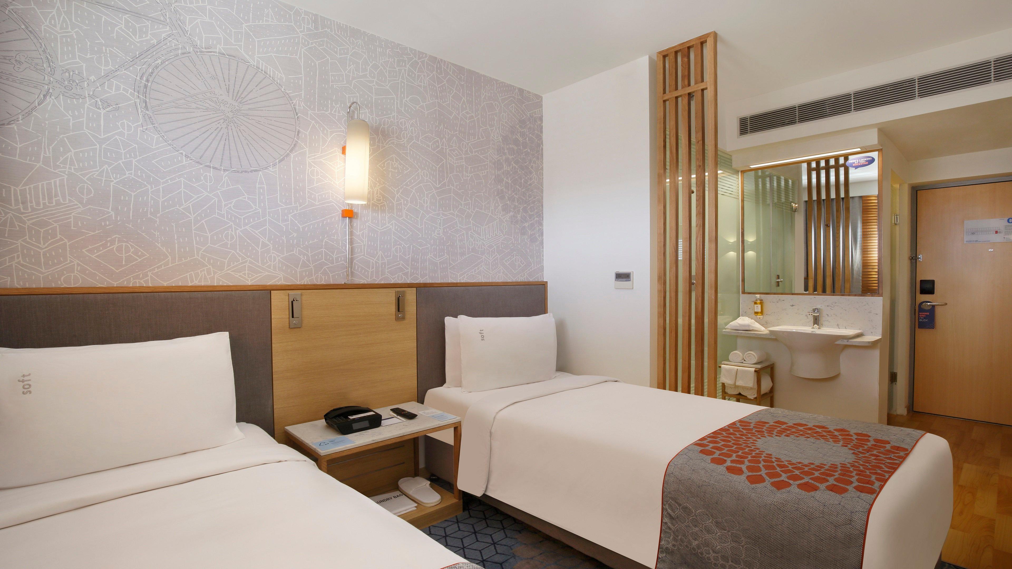 Holiday Inn Express Hyderabad Banjara Hills By Ihg Exterior photo