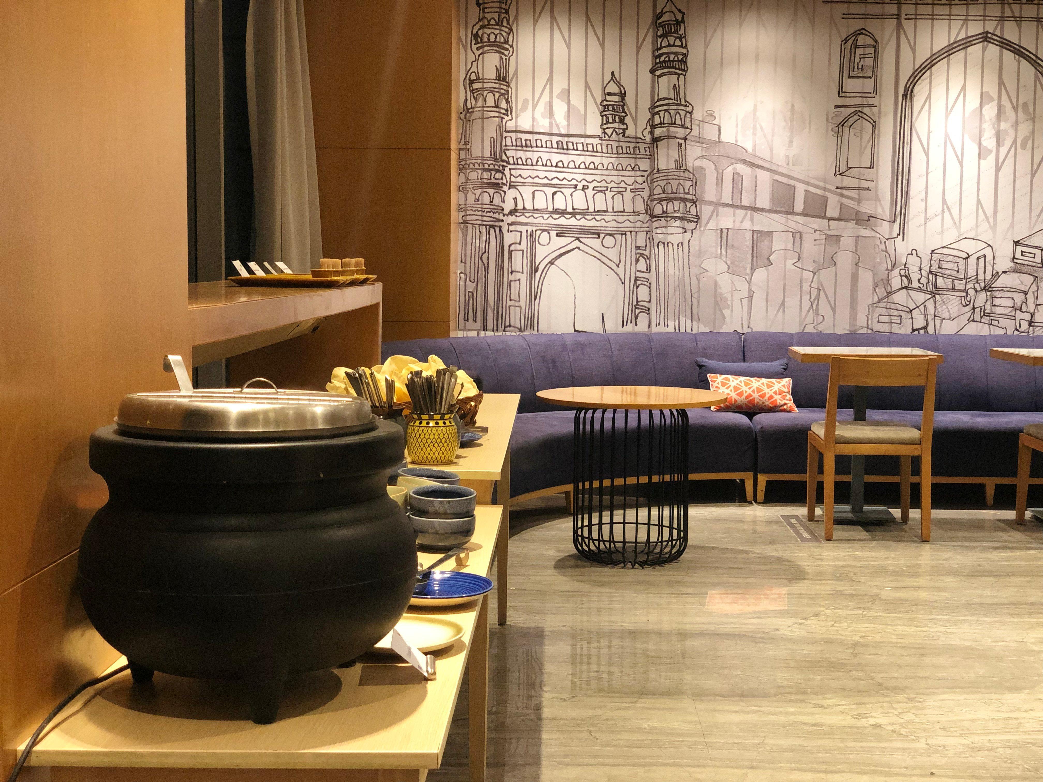 Holiday Inn Express Hyderabad Banjara Hills By Ihg Exterior photo