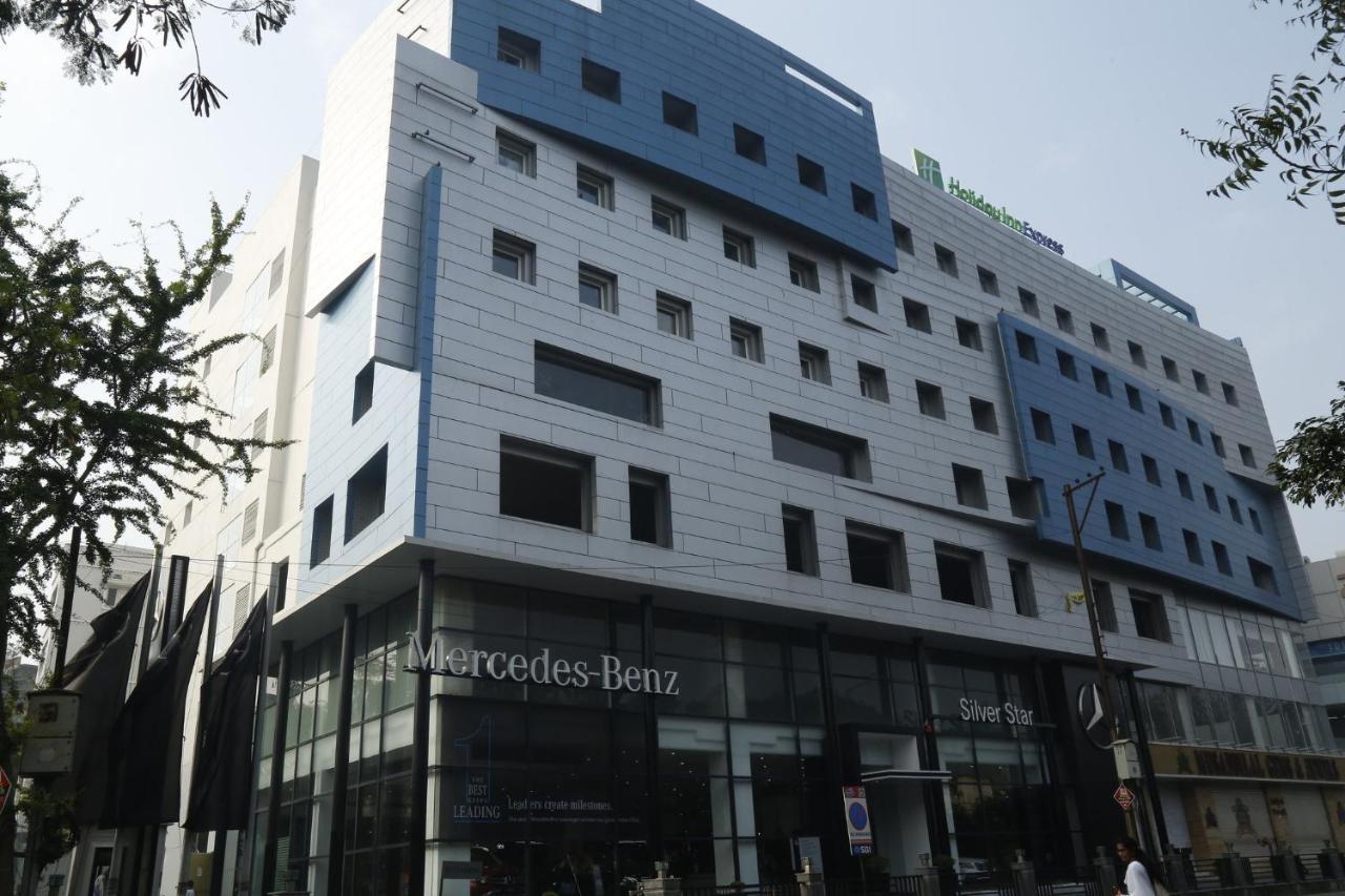 Holiday Inn Express Hyderabad Banjara Hills By Ihg Exterior photo